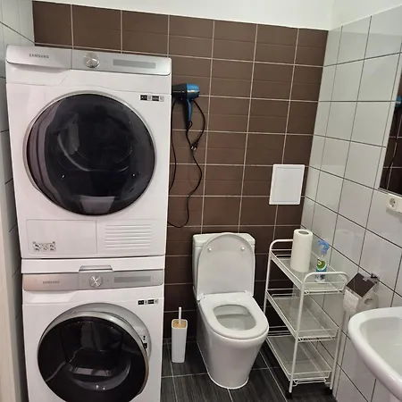 Apartment Modern Comfort - Free Parking, Self Check-in, Lift, Balcony *