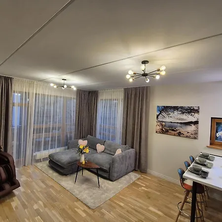 Modern Comfort - Free Parking, Self Check-in, Lift, Balcony